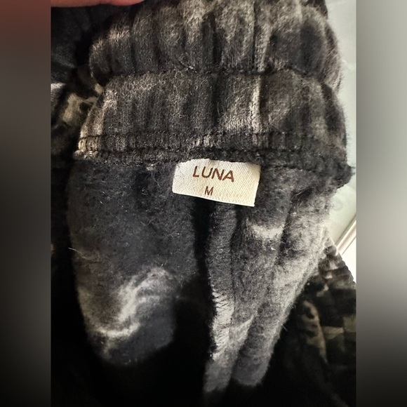 Luna Sweatpants Size Medium - Picture 2 of 4